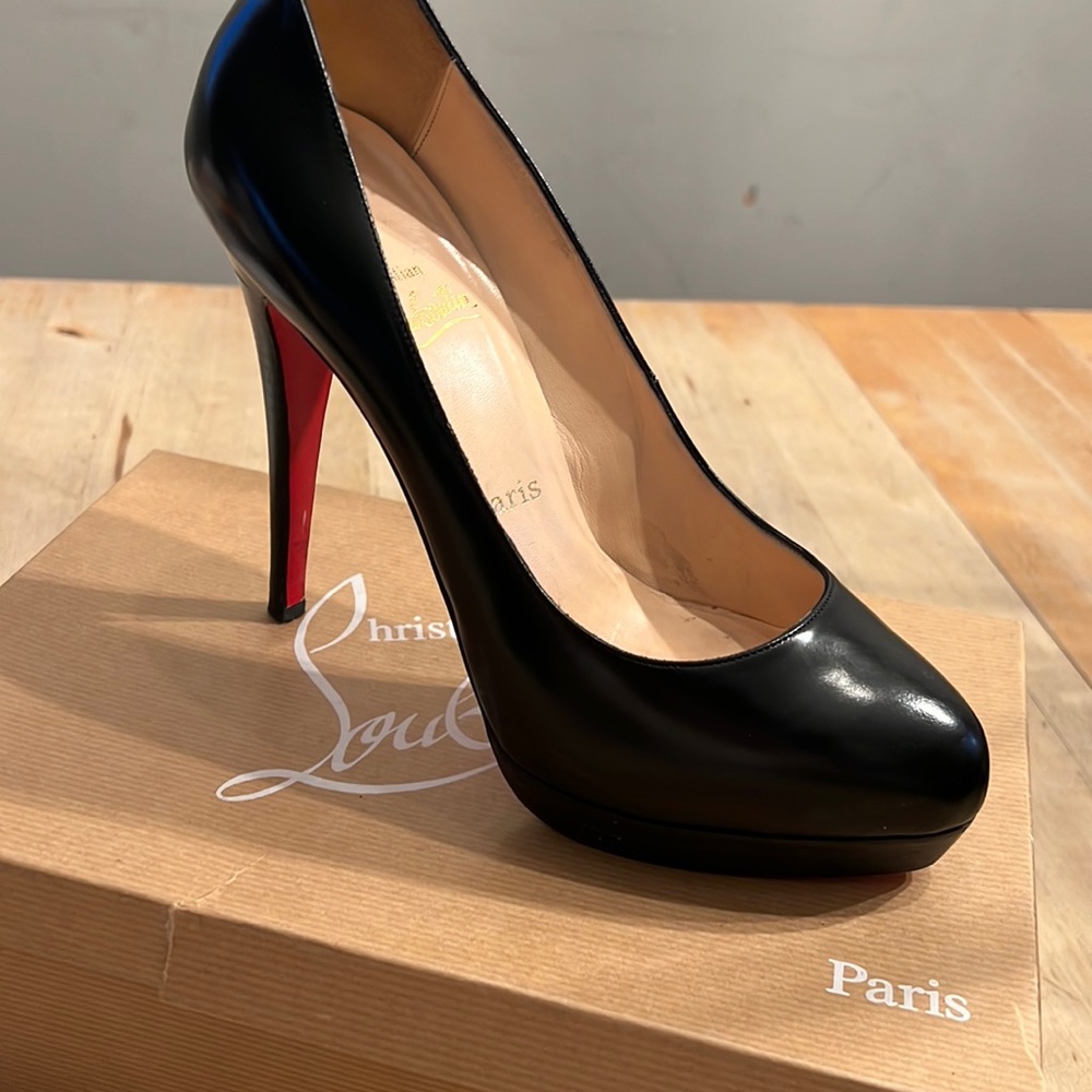 Christian Louboutin beautiful shoes use two time